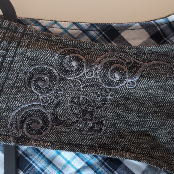 4 Button Vest - Picture 2 of 3